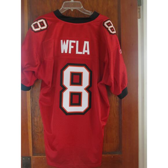 NFL TAMPA BAY BUCCANEERS Jersey Size 50 WFLA TV Station 8 Red Reebok Football - Picture 3 of 6